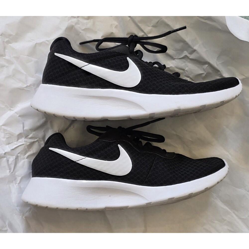 Size 8 - Nike Tanjun Black White W